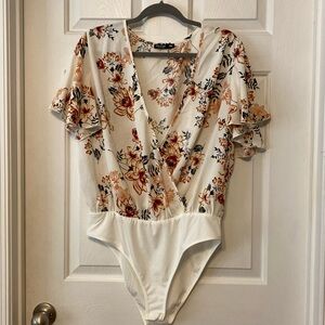 NWOT floral blouse bodysuit size OXL